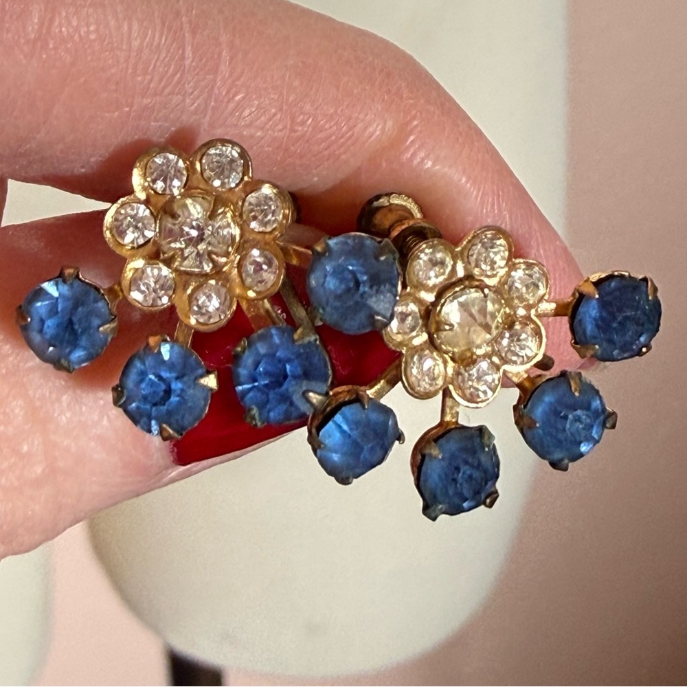Vintage art deco Sputnik Fan Clear blue foil back crystals screw back earrings